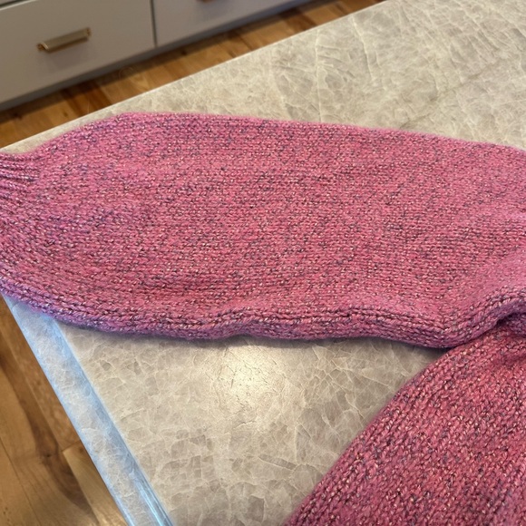 Beautiful Le Lion sweater with embroidered detail. Size small - Picture 4 of 8